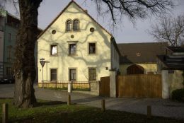 1999 renovierter Hof in Altübigau 1999 renovierter Hof in Altübigau