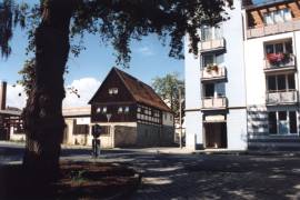 Alt und neu nah beieinander an der Einmündung Thäterstraße in die Rethelstraße Alt und neu nah beieinander an der Einmündung Thäterstraße in die Rethelstraße