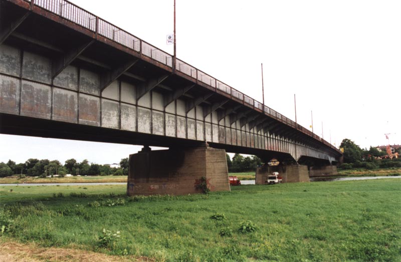 Juli 2000, die alte Flügelwegbrücke (Foto: F. Philipp)