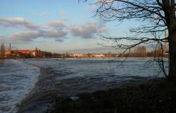 Hochwasser Böcklinstr. am 13.3.00 (Foto: A. Hüller)