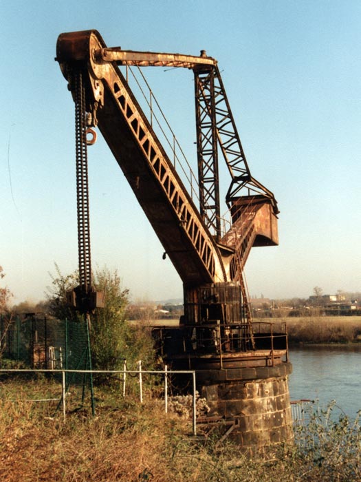 Schiffskran in Übigau (Aufnahme 1999)