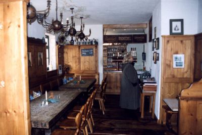 Der Gastraum im Erdgeschoss Der Gastraum im Erdgeschoss