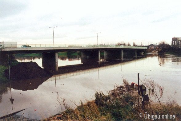 1998 11 elbehochwasser blick neue bruecke 1998 11 elbehochwasser blick neue bruecke