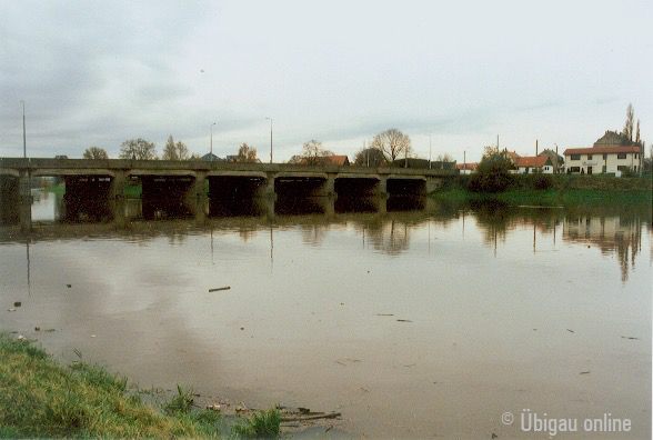 1998 11 elbehochwasser blick strassenbahnbruecke 1998 11 elbehochwasser blick strassenbahnbruecke