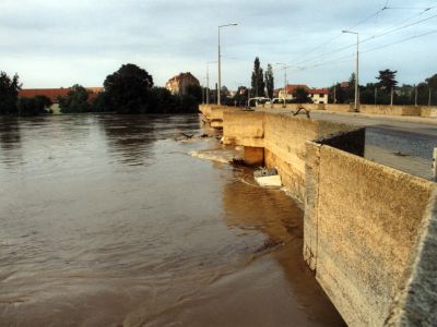 2002 08 bruecke flutrinne 2002 08 bruecke flutrinne
