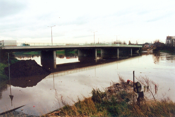Neue Brücke im Zuge der Washingtonstraße 1998 (Foto: F. Philipp)