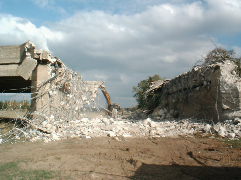 Abriss Flutrinnenbrücke (Foto: F. Philipp)