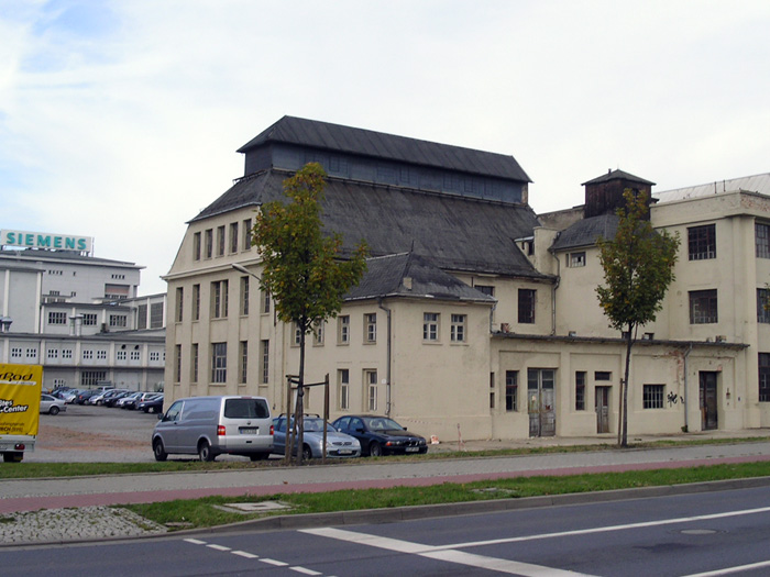 Das nun verhangene Gebäude (Foto 2004), heute ist der Zustand deutlich schlechter