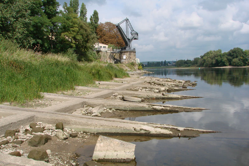 Hellinge mit Schiffskran 2009 (Foto: Frank Sniegon)