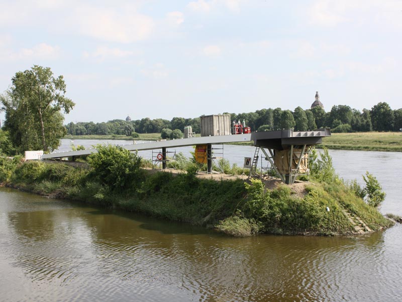 22.06.2010 - Das zweite Teil der Vorlandbrücke ist montiert