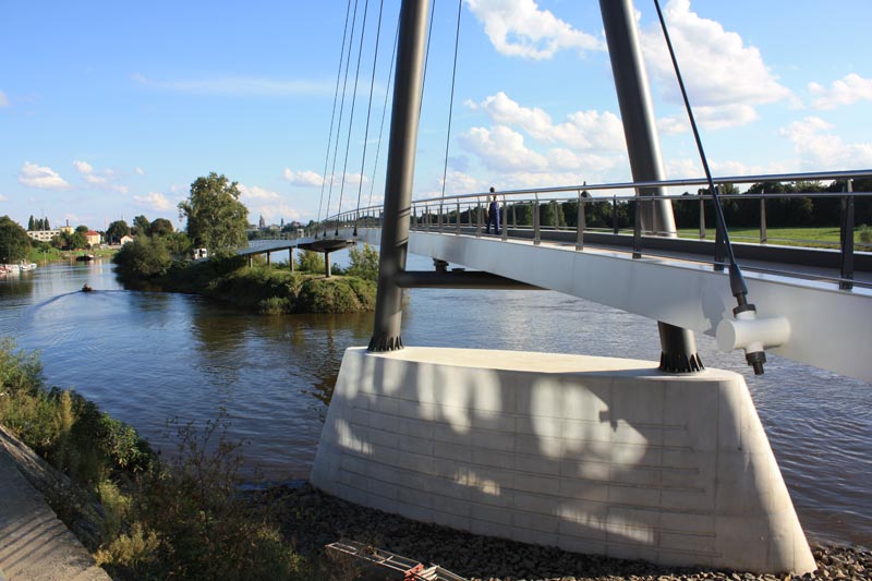 Die Brücke ist fast fertig