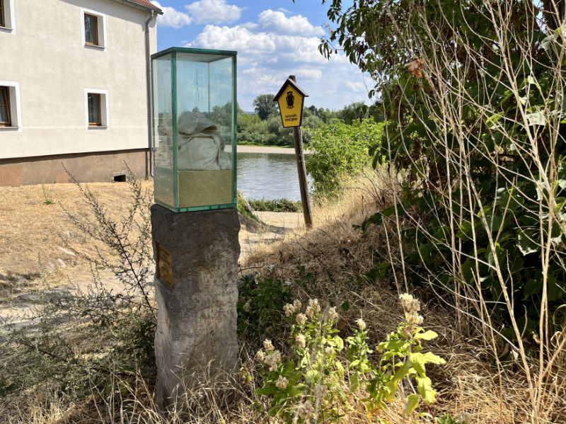 Hochwassersäule in Altübigau (Foto: F. Philipp)