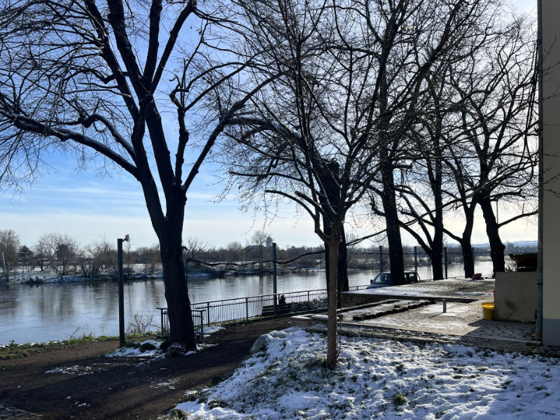 Terrasse der Lindenschänke, Handwerker sind schon da (19.01.23, Foto: F. Philipp)