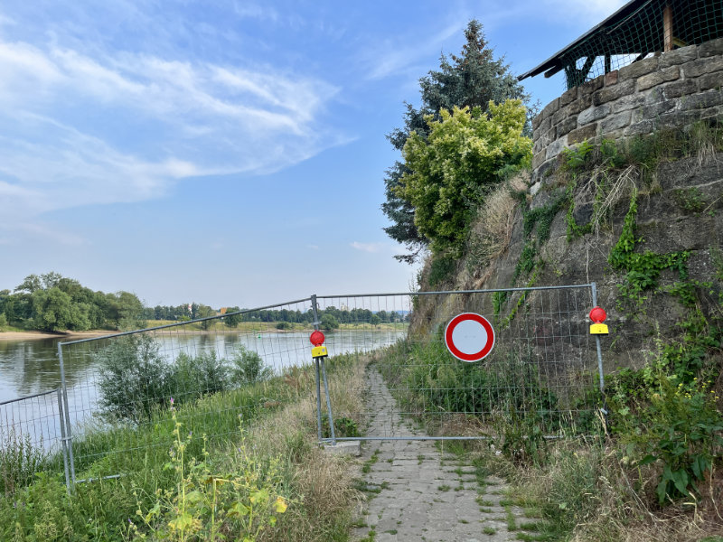 20.06.23 - Ab sofort ist der Weg gesperrt, hier bei Altübigau (Foto: F. Philipp)