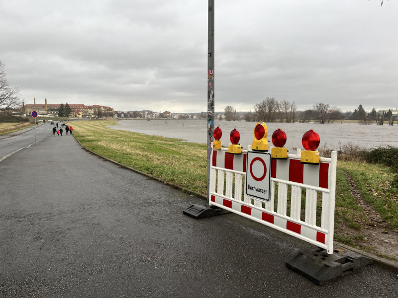 Die Böcklinstraße wird bei 5,90m überflutet (Foto: F. Philipp)