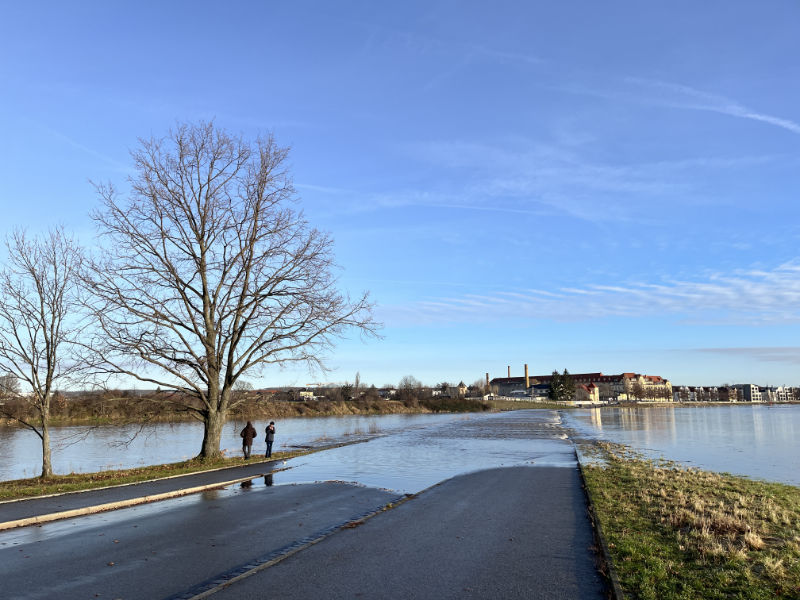 Böcklinstraße überflutet (Foto: F. Philipp)