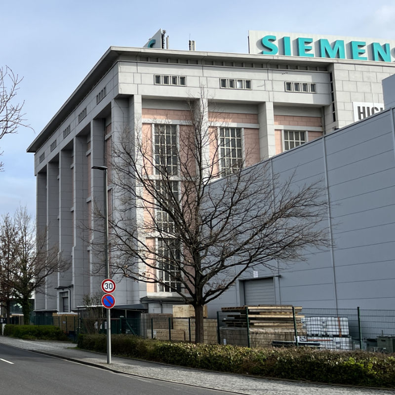 HIGHVOLT Prüfhalle (Foto: F. Philipp)