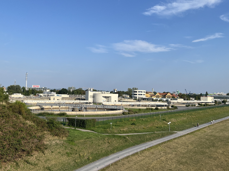 Blick auf Klärwerk (Foto: F. Philipp, 28.08.24)