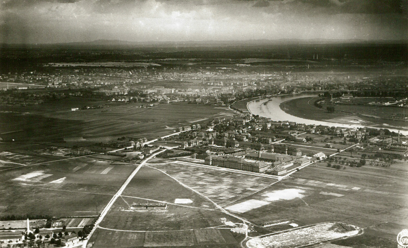 Kaserne und Flugplatz Übigau Juni 1923 (Foto: SLUB / Deutsche Fotothek / Walter Hahn )