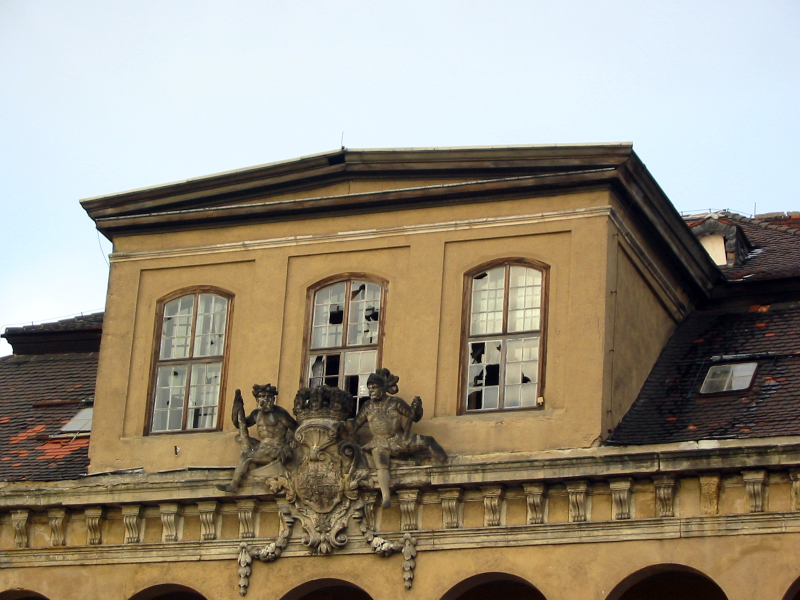 Relief an der Elbseite des Schlosses (2003, Foto: F. Philipp)