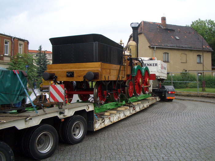 Auf dem Weg zum Schloss (Foto: F. Philipp)