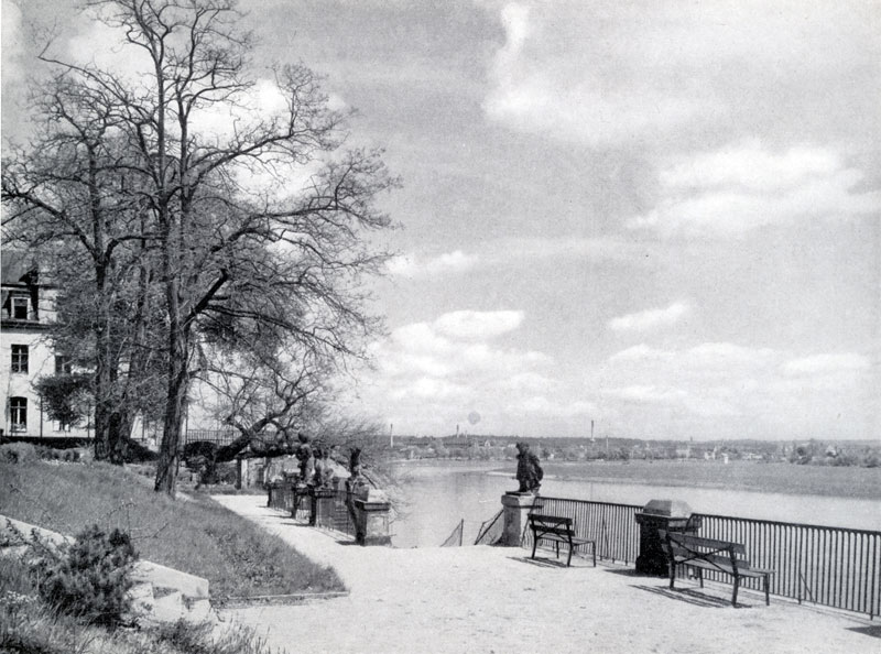 1957 - Die Freitreppe zur Elbe (Foto: Günther Heidisch-Becker)